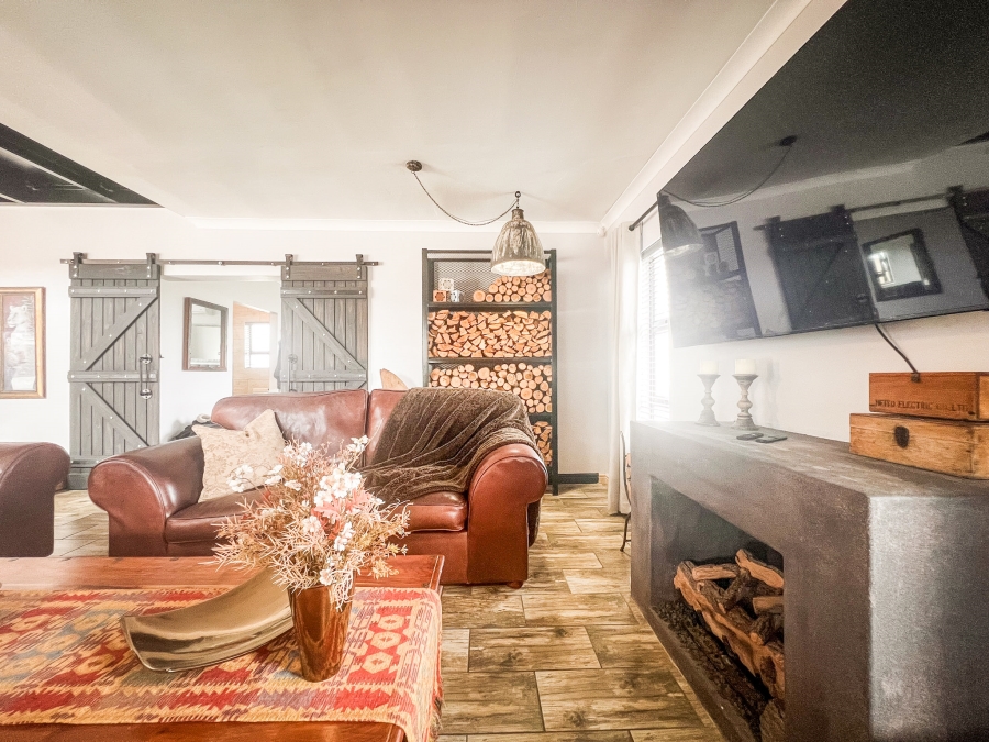 5 Bedroom Property for Sale in Myburgh Park Western Cape